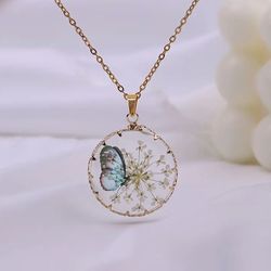 🦋🕊️GORGEOUS GLASS BUTTERFLY CHARM WITH CHAIN🕊️🦋 
