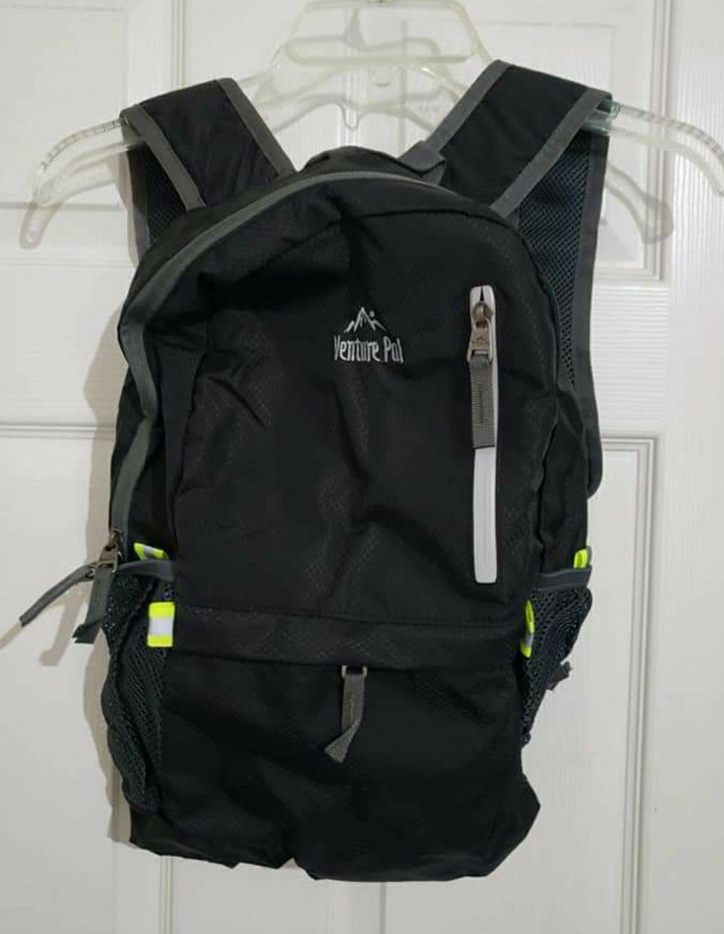 BRAND NEW WITH TAGS Hiking Daypack – Travel Backpack – Durable Packable Lightweight Small Backpack.