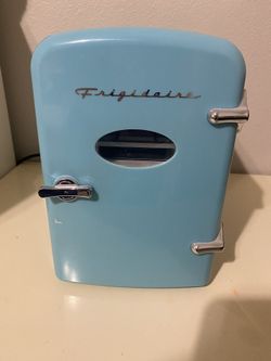 Frigidaire Retro Mini Fridge 