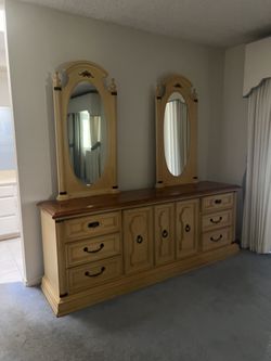 Vintage Dresser W/ Double Mirror!