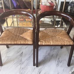 Vintage Style Rattan Chairs Seating In Great Shape