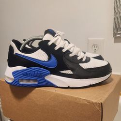 Air Max Excee Size 9