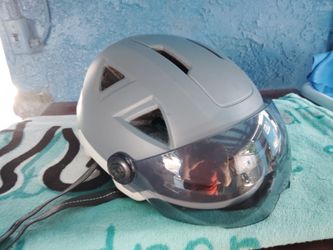 Bicycle helmet