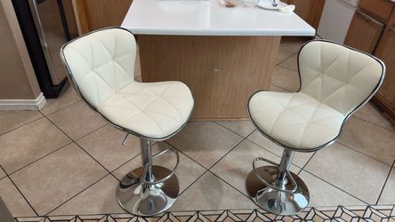 SET OF 3 Modern White Swivel Bar Stools – Beautiful Condition! ($95) 🔥