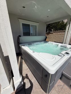 2023 Hot Spring Envoy – Excellent Condition – Professionally Maintained