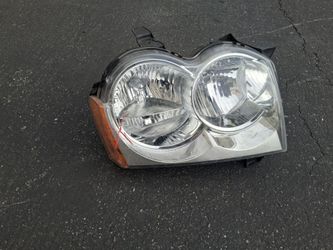 Jeep Grand Cherokee Headlight