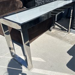 Accent Table/ Sofa Table