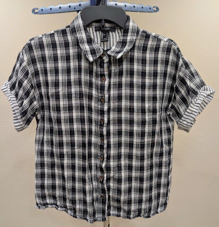 Black & White Plaid Button Up Short Sleeve Cropped Shirt Forever 21 Juniors Size S