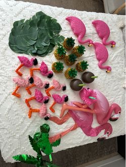 Hawaiian party decorations
