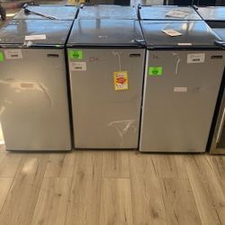 MAGIC CHEF MINI FRIDGE