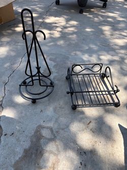 Black Metal napkin and paper towel holder