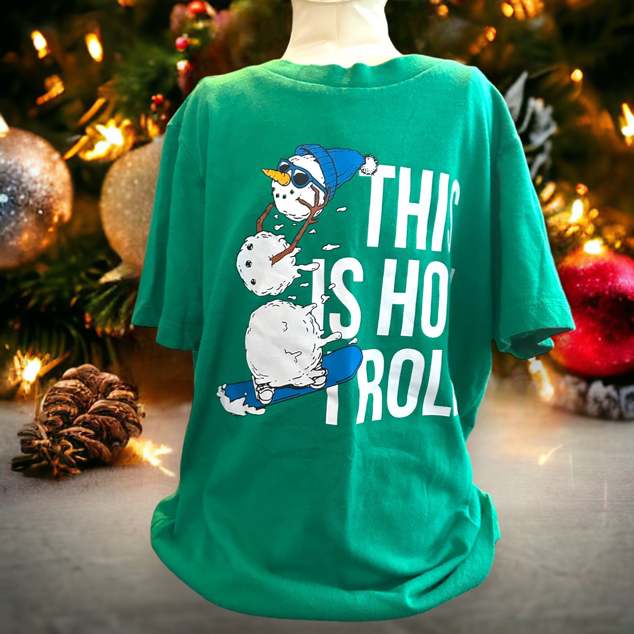 Old Navy Size Small Winter Christmas Tee Shirt