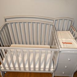 Dream On Me Mini Crib With Changing Table
