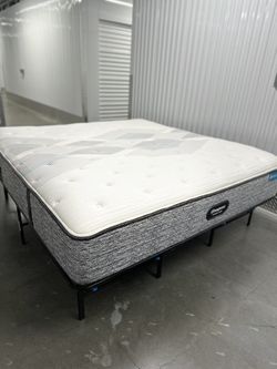 King Size Beautyrest And Box Spring