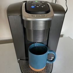 Keurig K-Elite Coffee Maker, Single Serve K-Cup Pod Coffee Brewer, With  Iced Coffee Capability, Brushed Slate for Sale in Fresno, CA - OfferUp