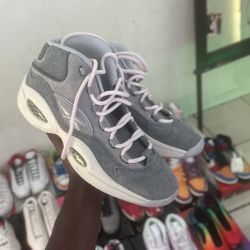 Question Mid Grey Suede