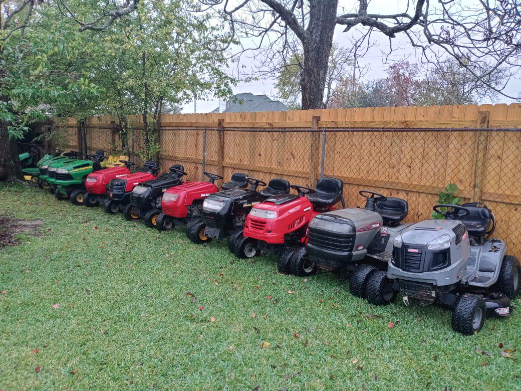 Riding lawn mower / tractor parts engines transmission hoods decks all brands Craftsman Toro John Deere Husqvarna MTD located in Highlands Texas