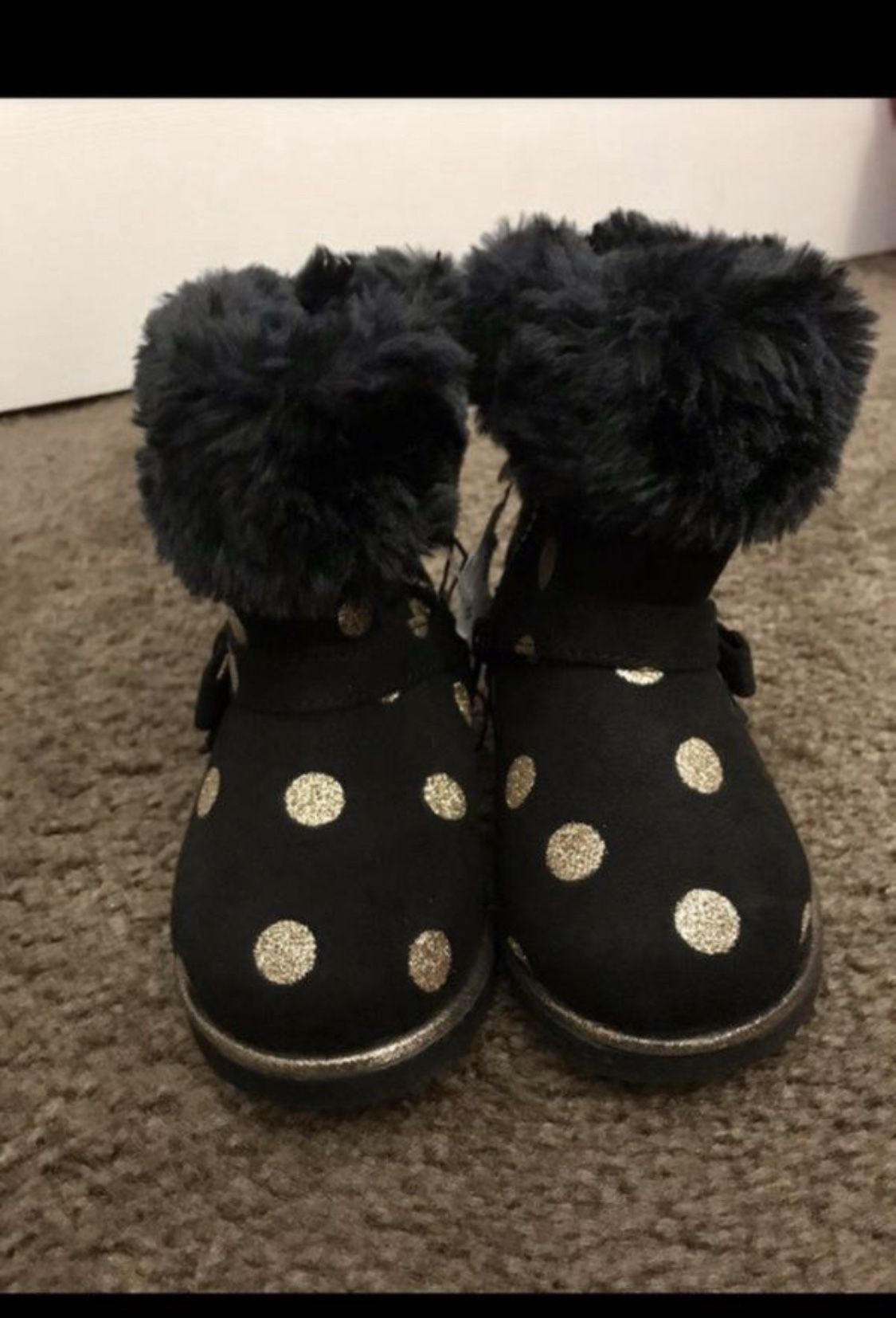 Girls boots size 7 new with tags