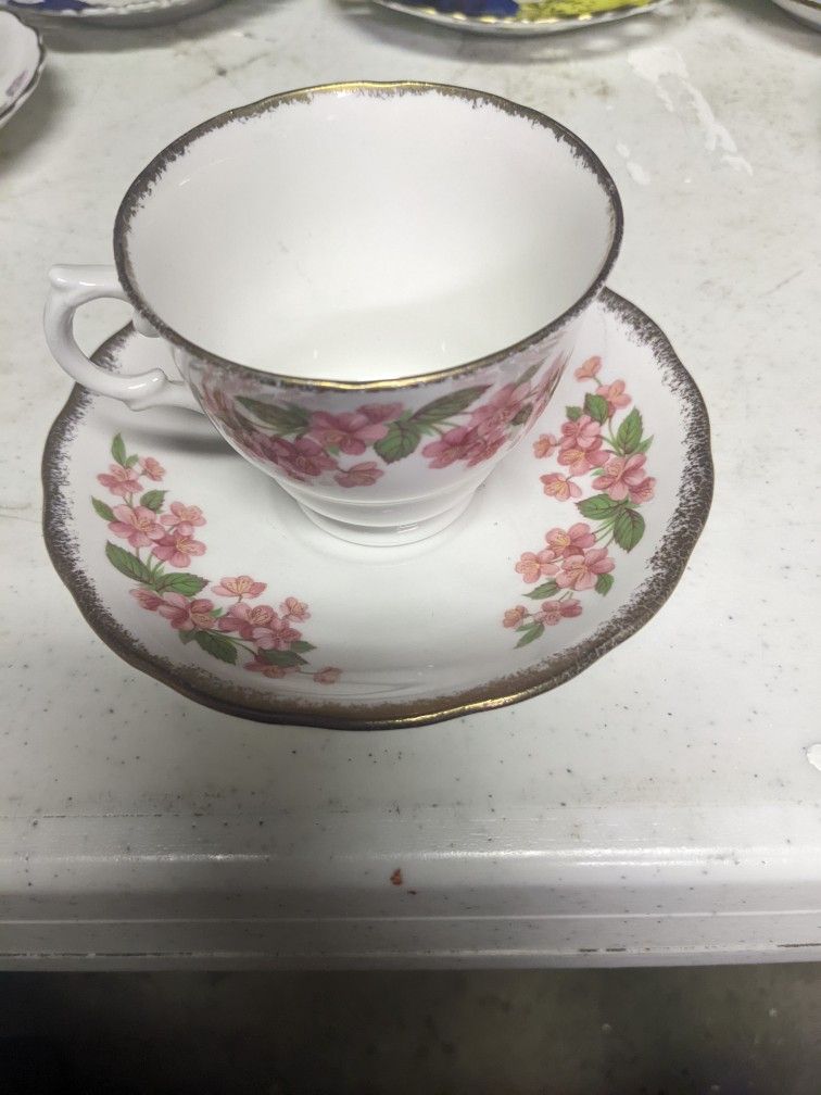Vintage Tea Cup And Plate Royal Maivern Bone China Made In England