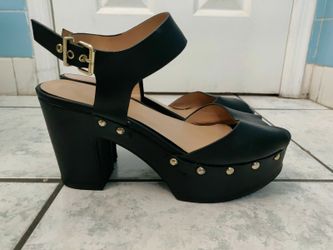 Wild Diva Lounge Studded Platform Heels Size 10