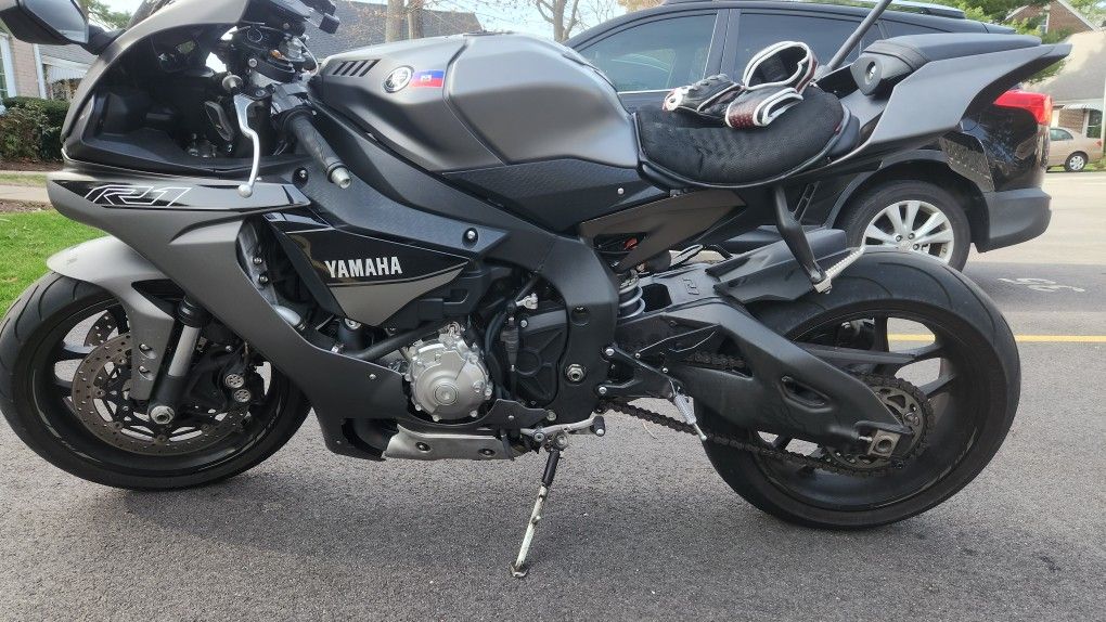 2016 Yamaha R1