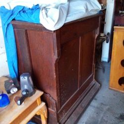 1800s Telescopic Bed