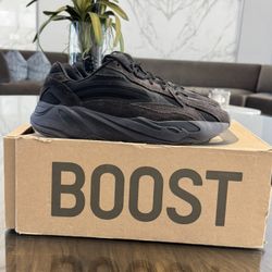 adidas Yeezy Boost 700 V2 “Vanta” (Size 11M)