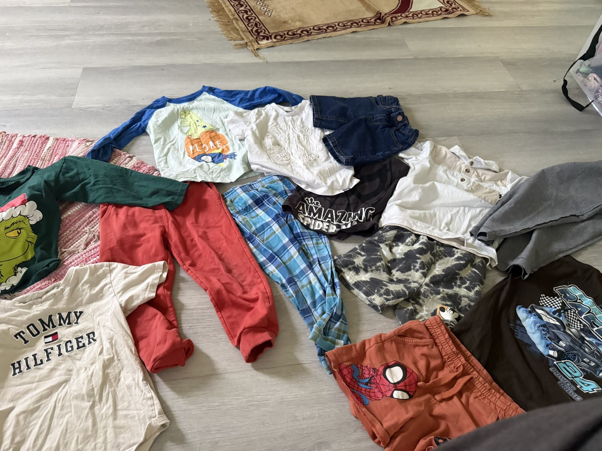 All Of These Clotges For Boys Size 4 To 5 For 5 Dollars