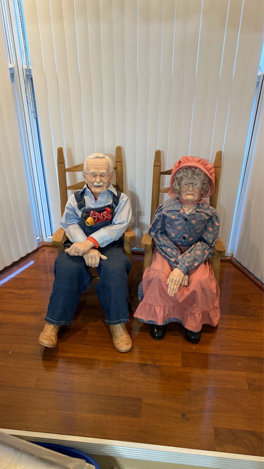 Farmhouse old couple
