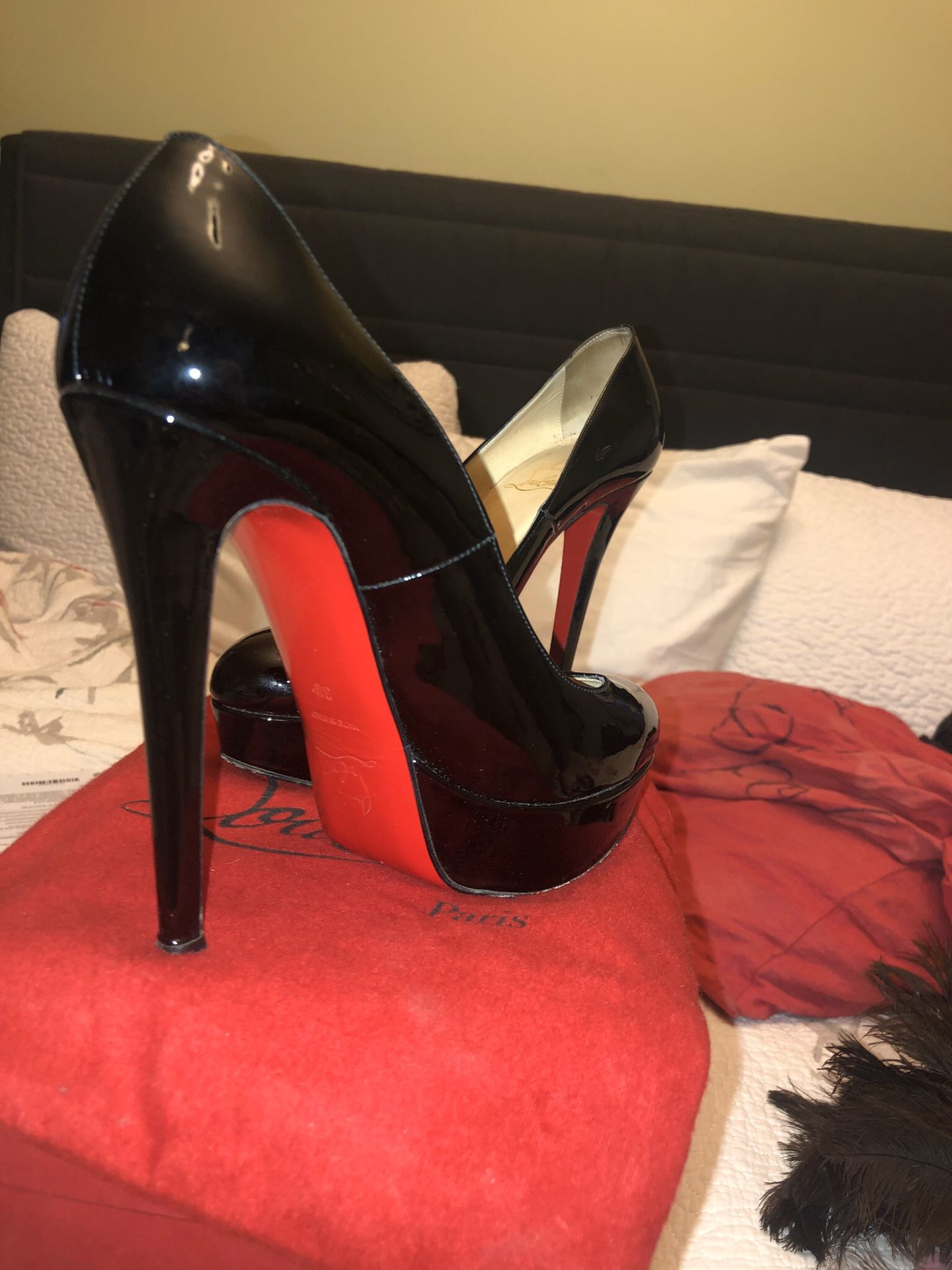 CHRISTIAN LOUBOUTIN HEELS SIZE 38