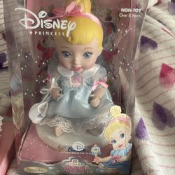 Disney Porcelain Dolls Royal Nursery 