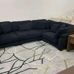 Black sectionals , spacious comfy seats, same day delivery, no money down