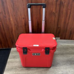 Yeti Roadie Wheeled Cooler 32 Quart