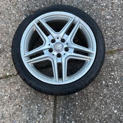 Mercedes Rim And Tired  245/40/18