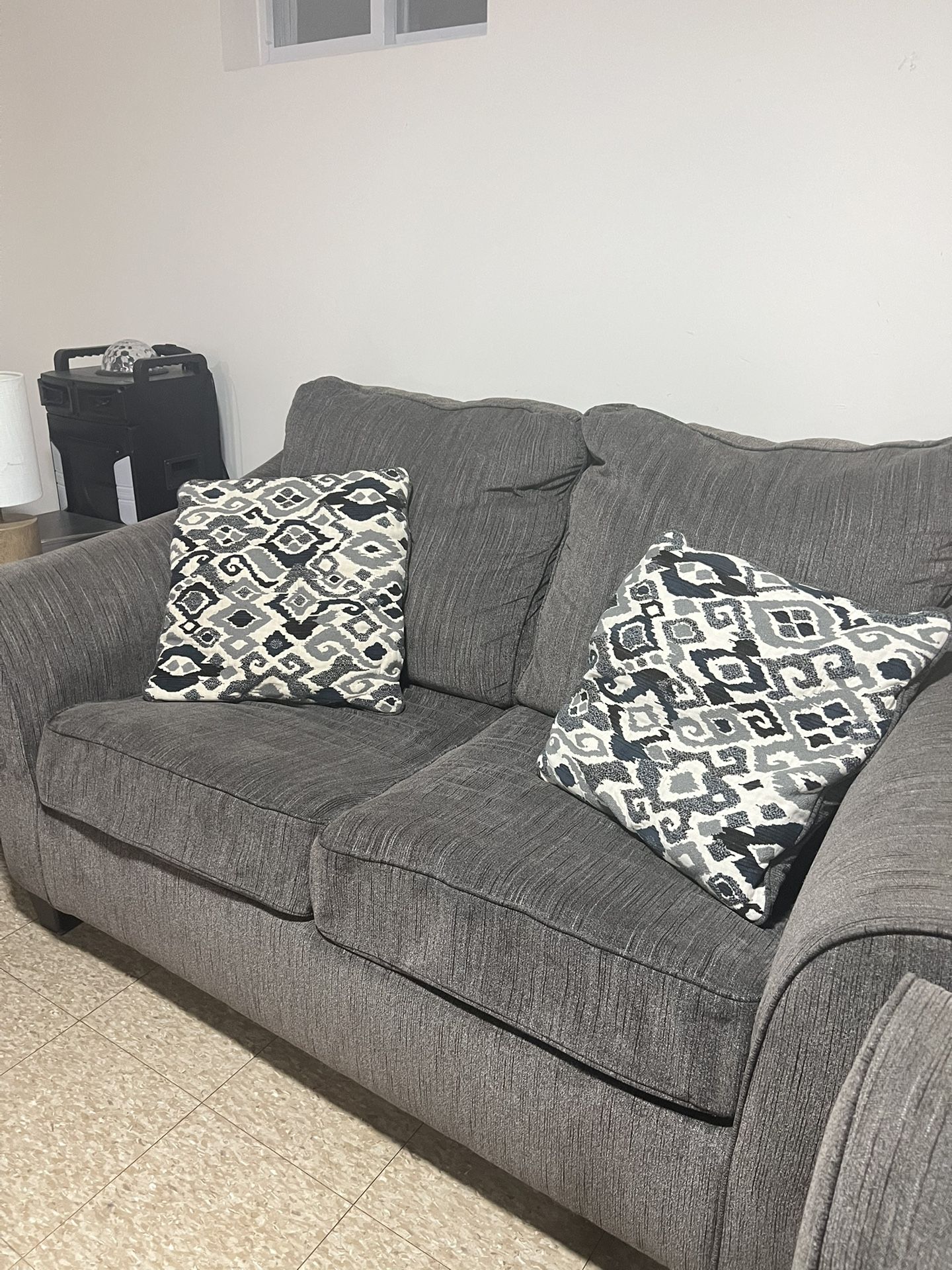 Signature Design by Ashley - Sofa & Loveseat Set –