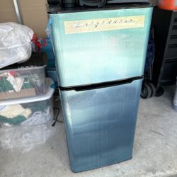 Mini Fridge With Freezer