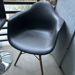 Black Chair With Wooden Legs 