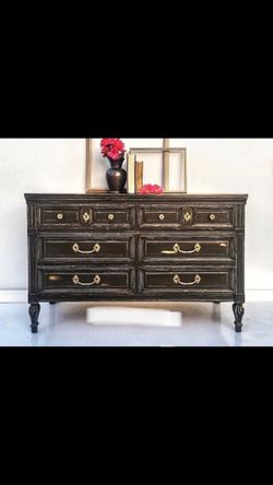 Black Vintage Dixie Dresser