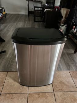 Trash can