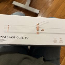 T3 SinglePass Curl X Extra-Long Barrel 1.5" Curling Iron with 9 Heat Settings and Ceramic Barrel 