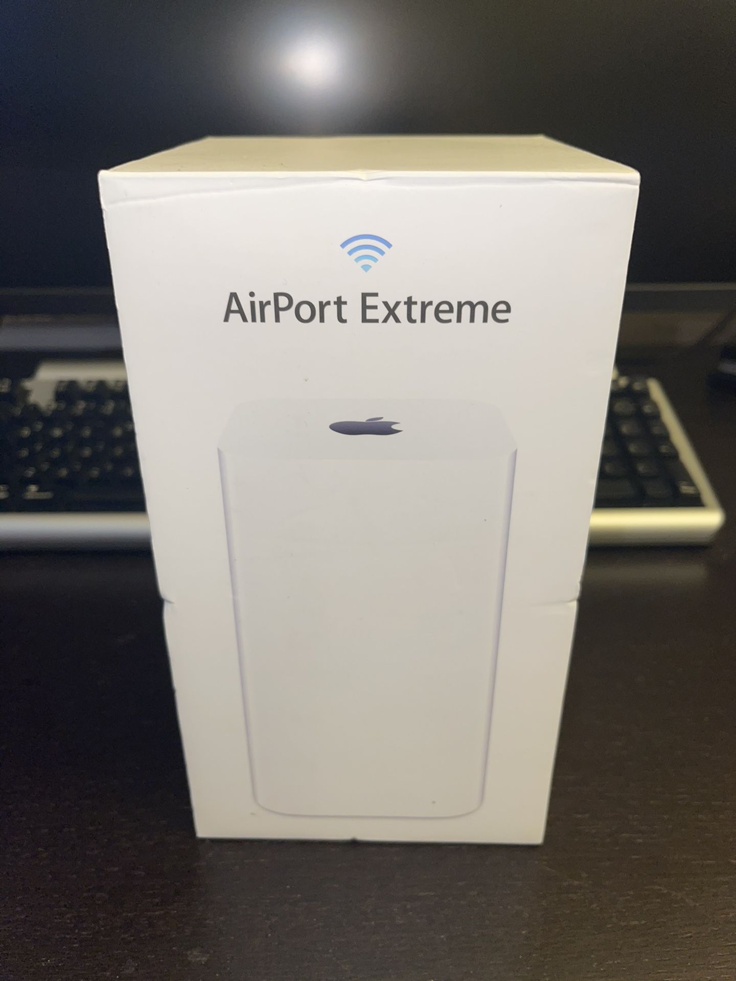 Apple AirPort Extreme WiFi Router