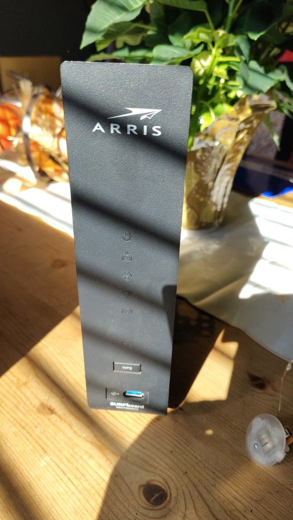 Cox-compatible Arris Surfboard modem + router