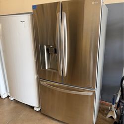 LG STAINLESS STEEL FRENCH DOORS REFRIGERATOR