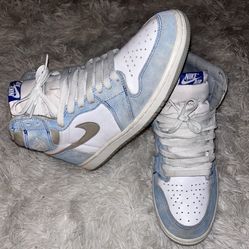 Jordan 1 OG Hyper Royals 