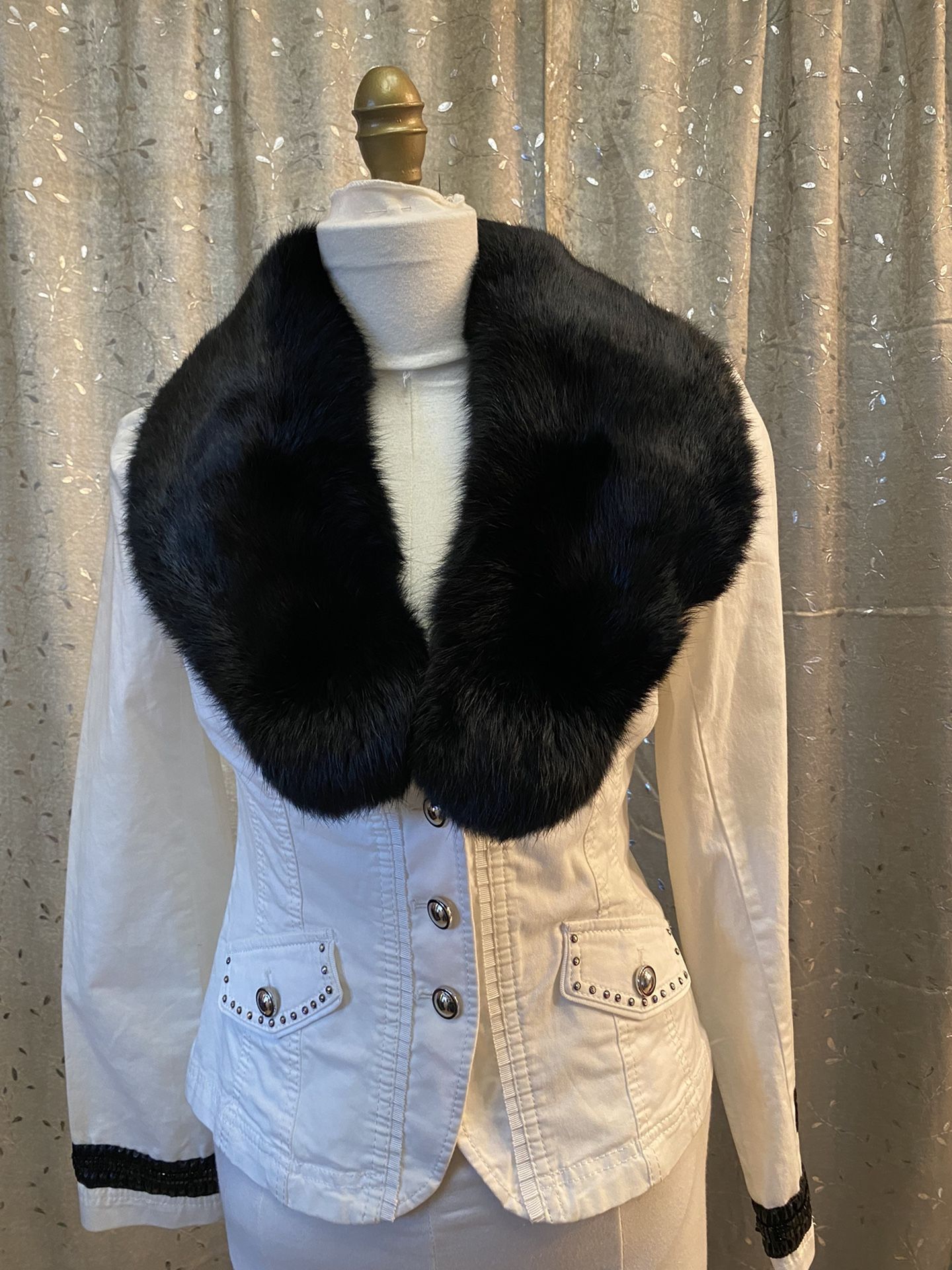 Blkack And White Waist Fitted Jacket W/tags