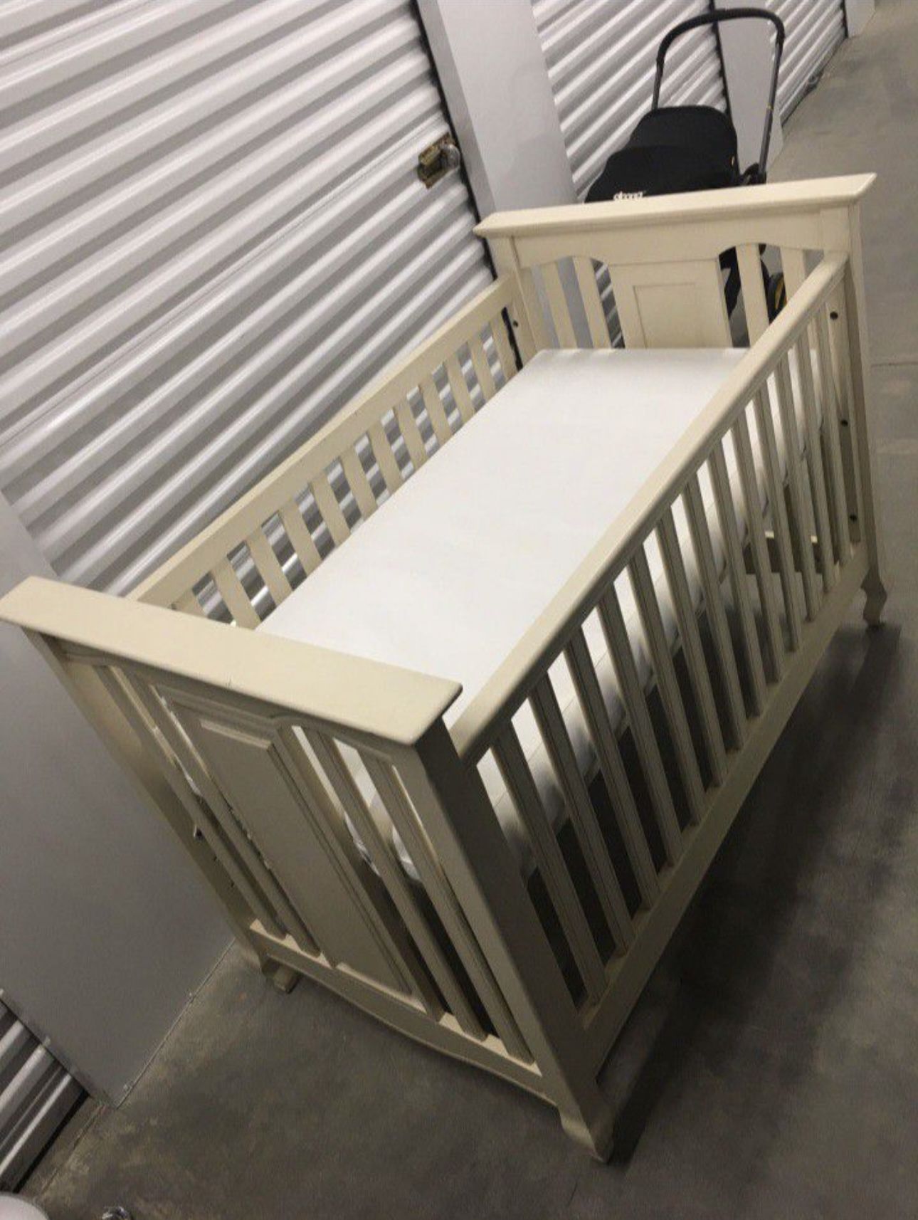 Baby Crib W/mattress
