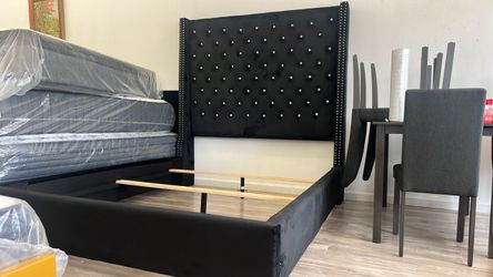 New 🛏️ Luxury Black Bed Frame – Modern, Elegant & On Sale Now ⭐️Shop with $0 Down ⭐️ FREE Box Spring ⭐️⭐️