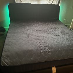 King Size Bed With Head Board 
