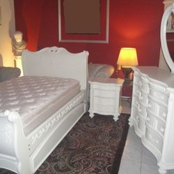 Disney Princess 5 PC bedroom set (full bed/trundle) in IMMACULATE CONDITION, LIKE NEW 💯  Delivery available