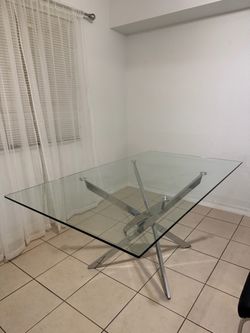 ONLY TABLE / MESA Comedor